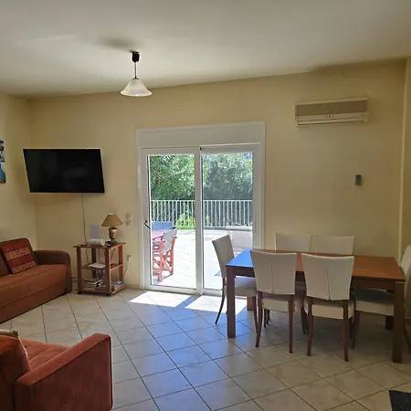 Вилла Skala - - Sleeps 7 - Parking - Garden *